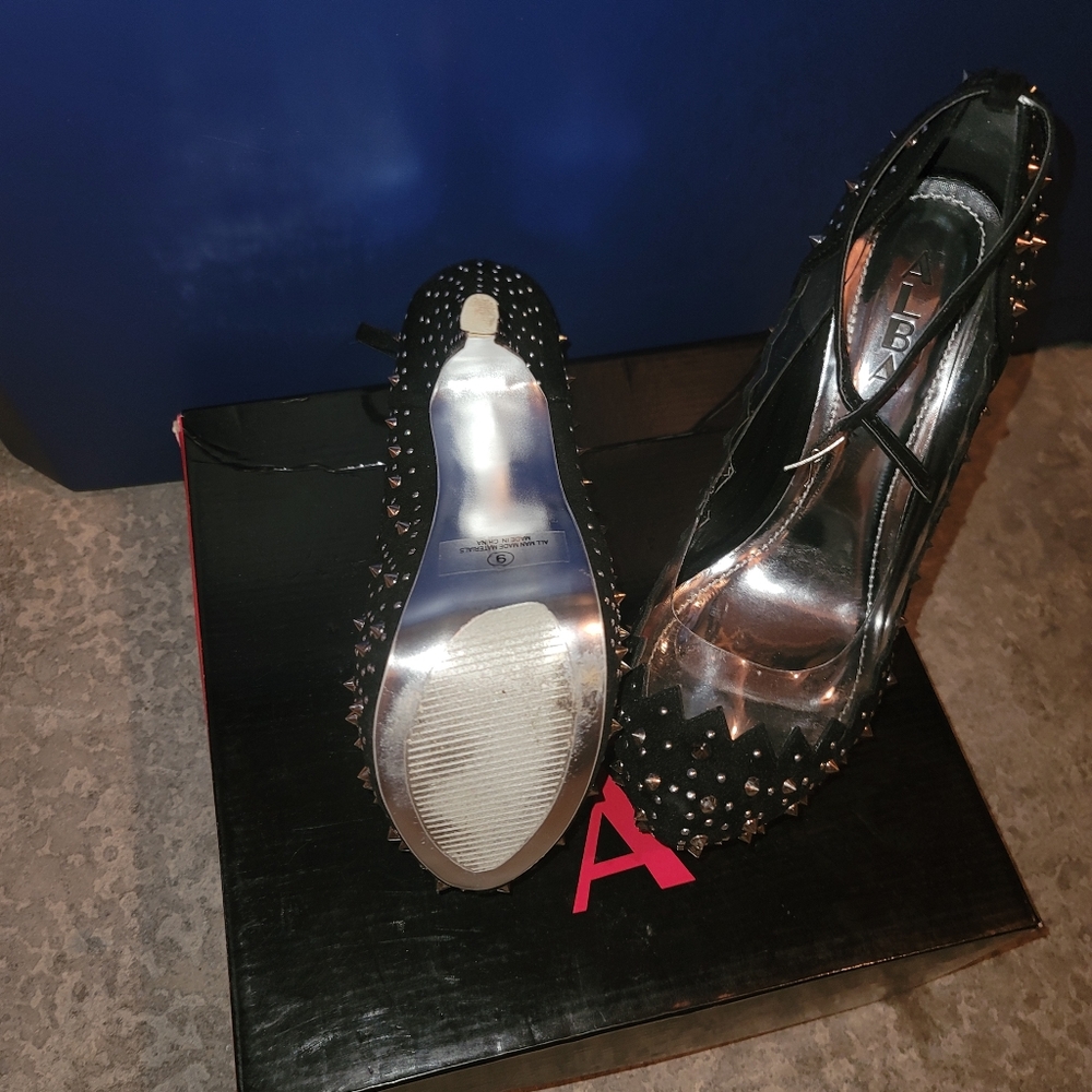 Shoes - Picture 2 of 2